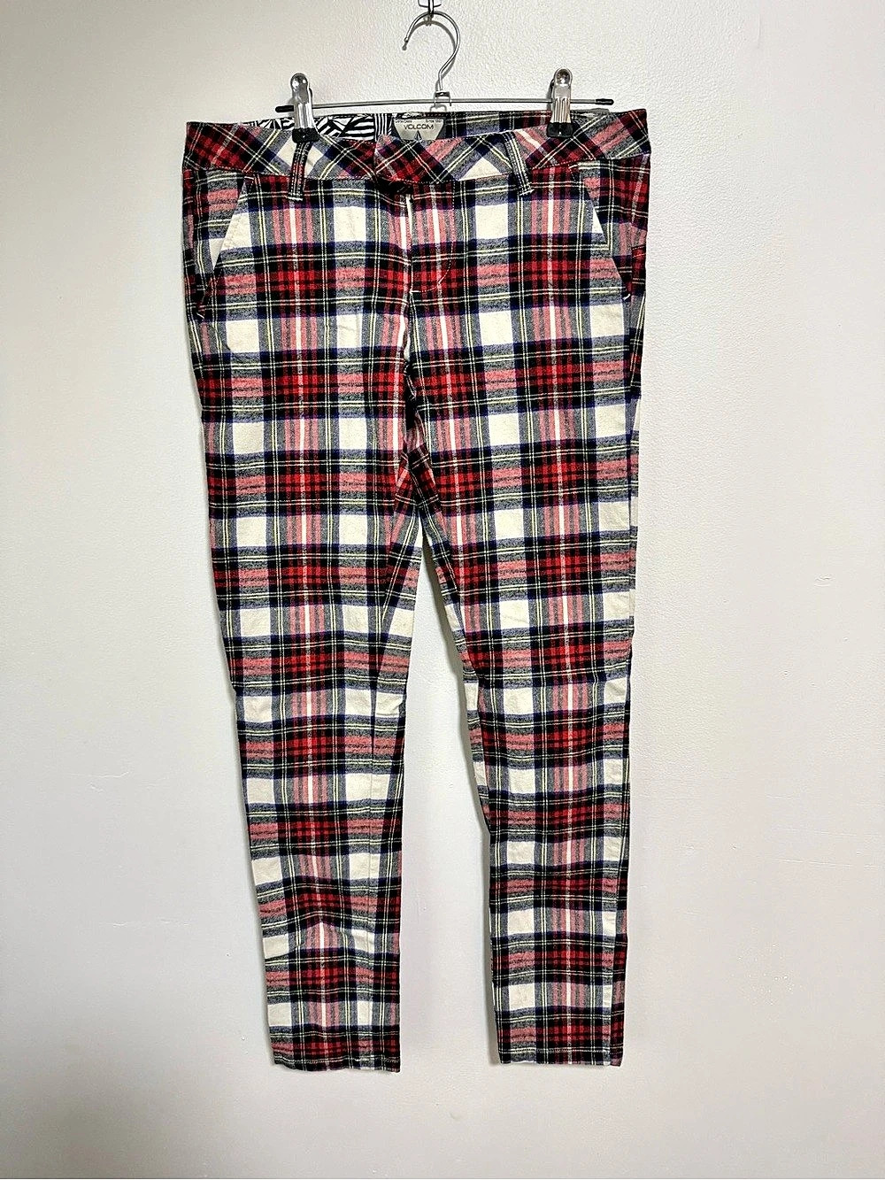 Volcom Plaid Pants in Red & Blue Size 6